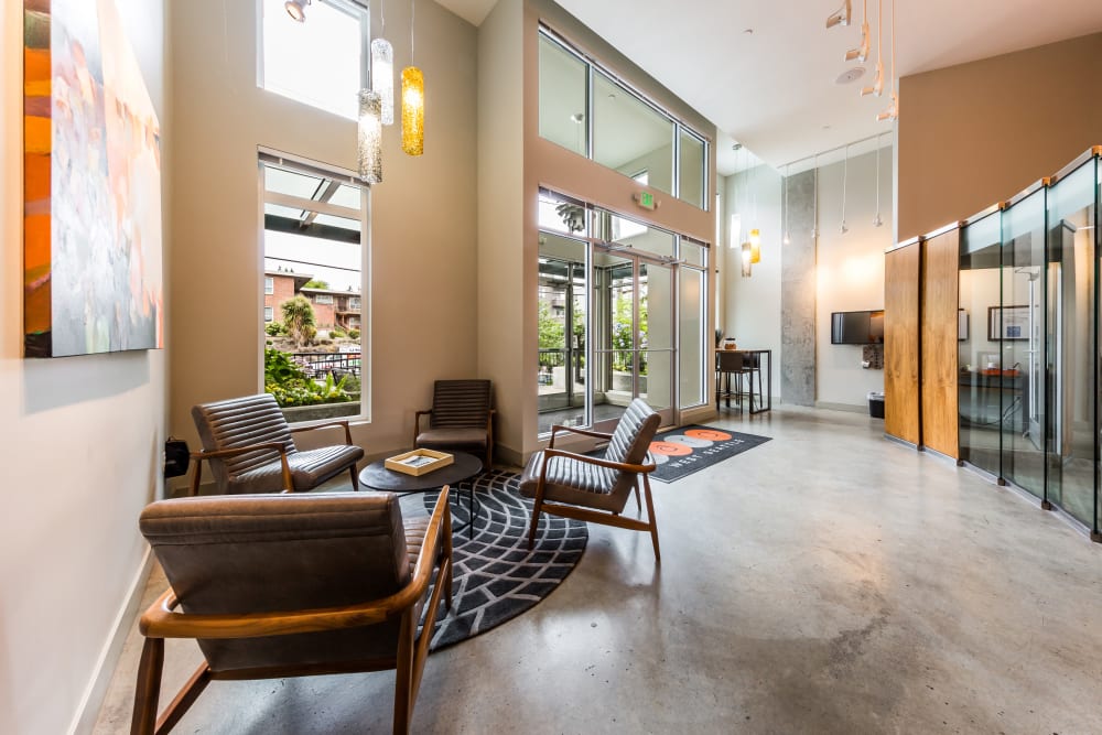 Indoor lounge at Marq West Seattle in Seattle, Washington