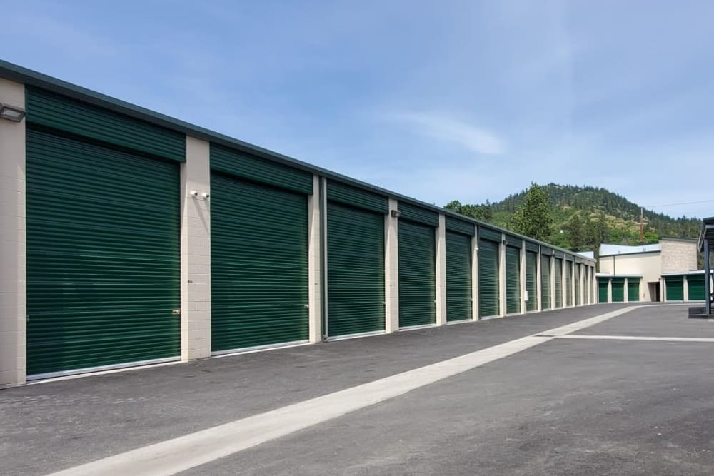 Extra Large Spaces at Cascade Self Storage in Grants Pass, Oregon