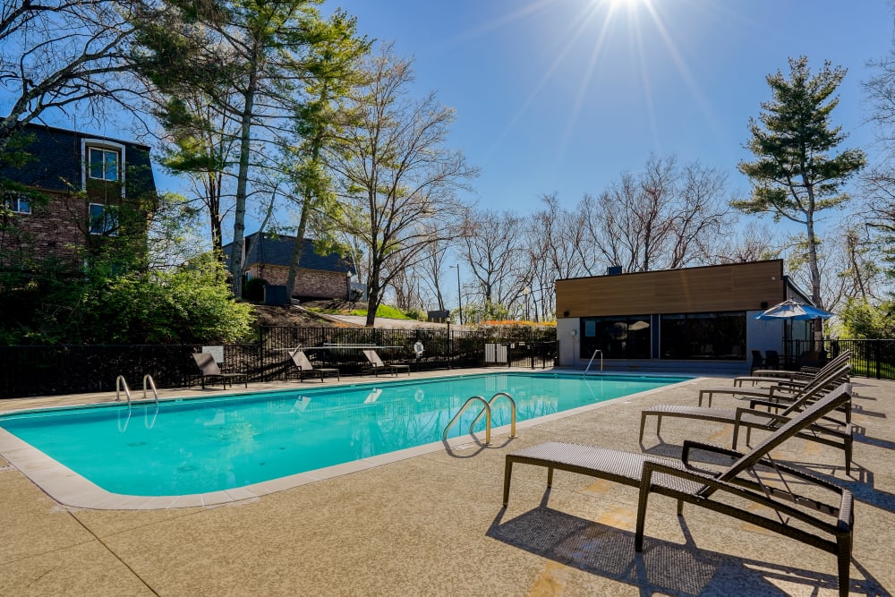 Our Apartments in Nashville, Tennessee offer a Swimming Pool