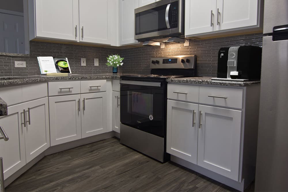 Fully-equipped kitchen at Highlands of Montour Run in Coraopolis, Pennsylvania