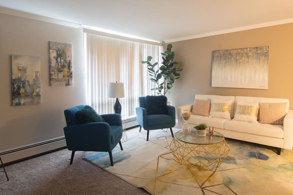 Spacious living room at Windsor Lakes Apartment Homes in Woodridge, Illinois