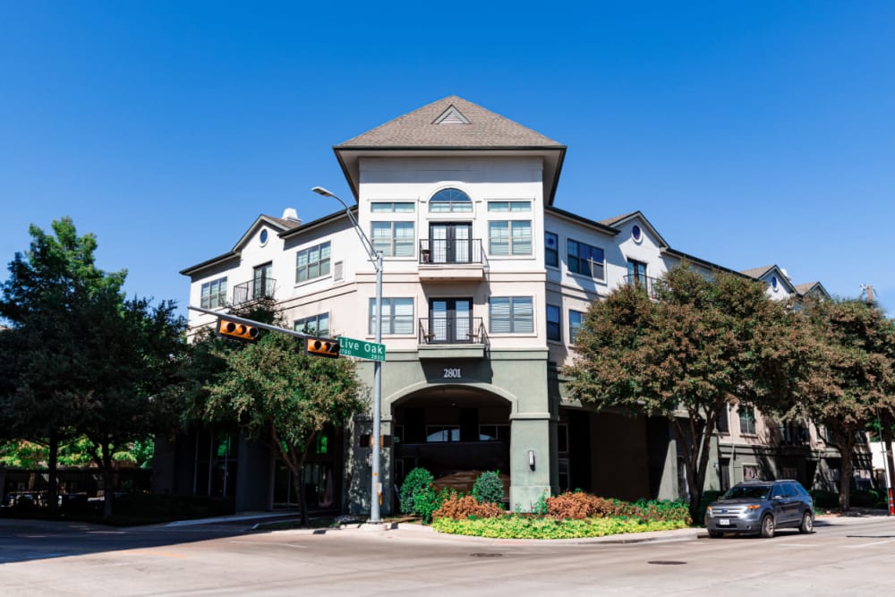 Street view of Marquis at Texas Street in Dallas, Texas