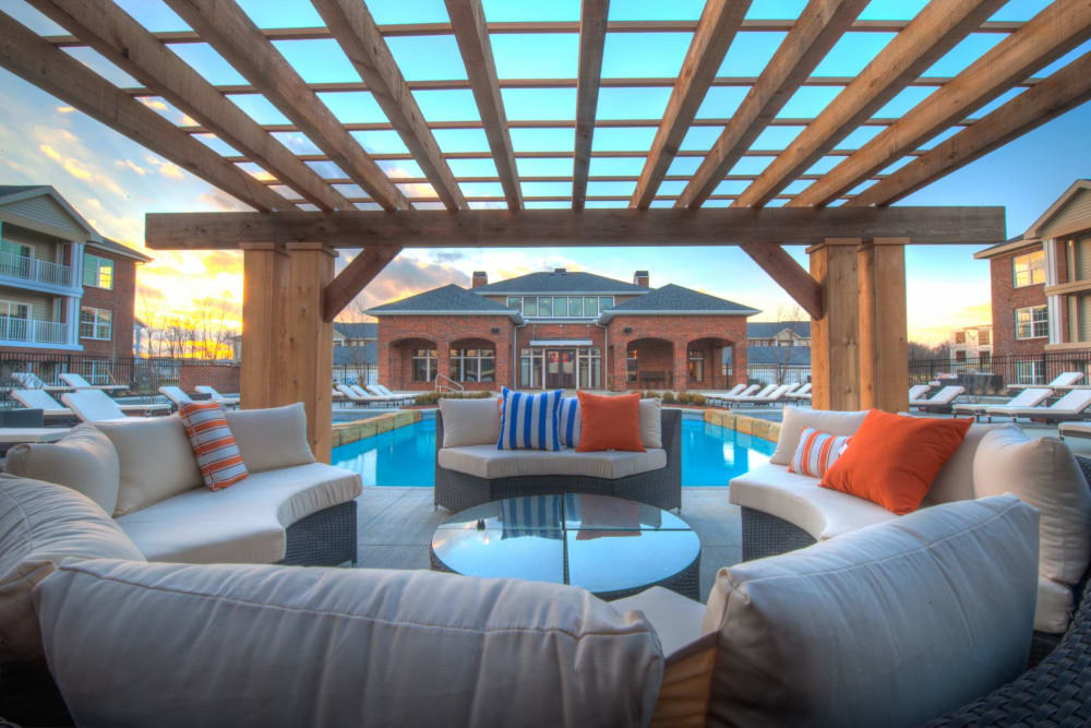 Photos of Clifton Park Apartment Homes in New Albany, OH