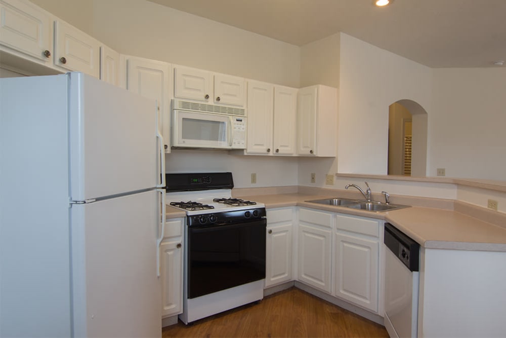 Fully-equipped kitchen at Hills of Aberdeen Apartment Homes in Valparaiso, Indiana