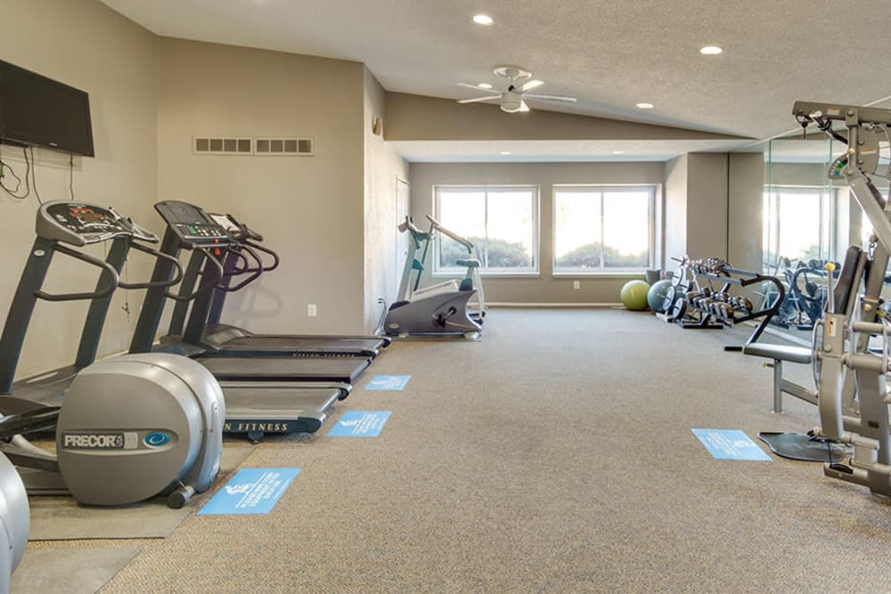 Fitness center at Pavilion Court Apartment Homes in Novi, Michigan