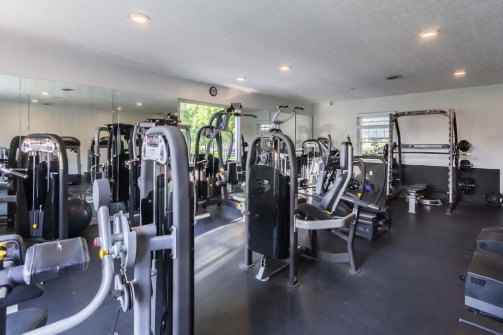 Fully equipped fitness center at Governours Square in Columbus, Ohio
