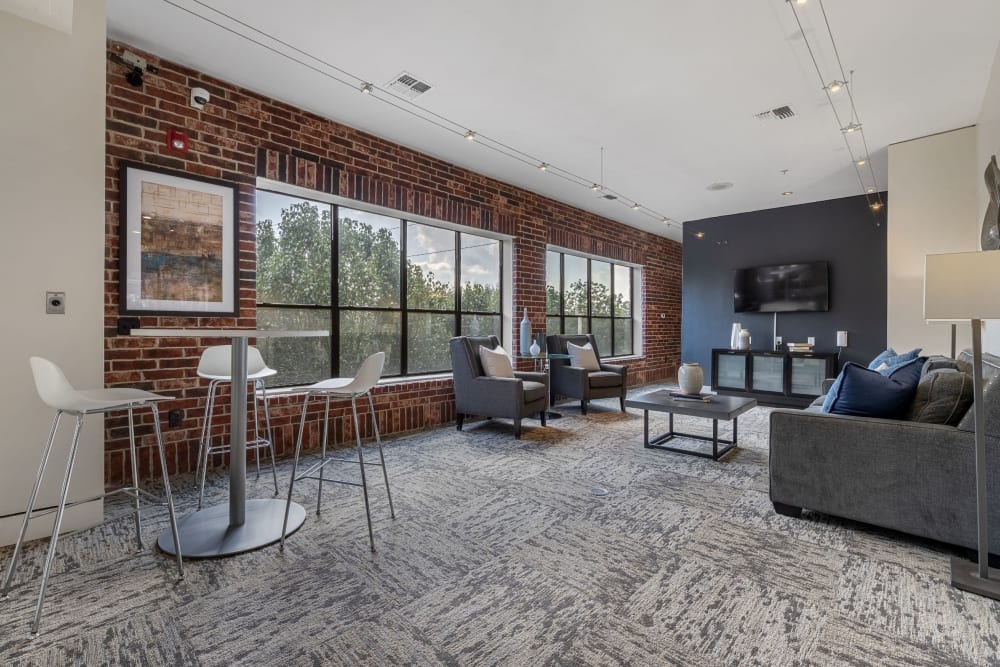 Resident lounge at Marquis Lofts on Sabine in Houston, Texas