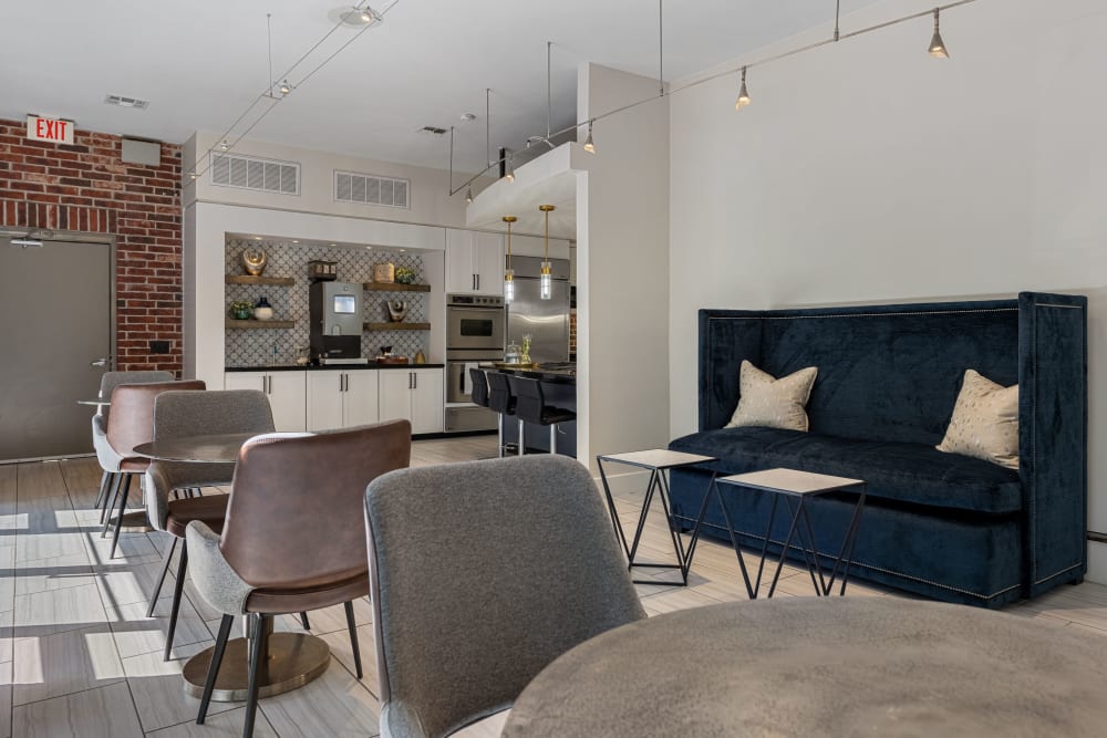Clubhouse lounge at Marquis Lofts on Sabine in Houston, Texas