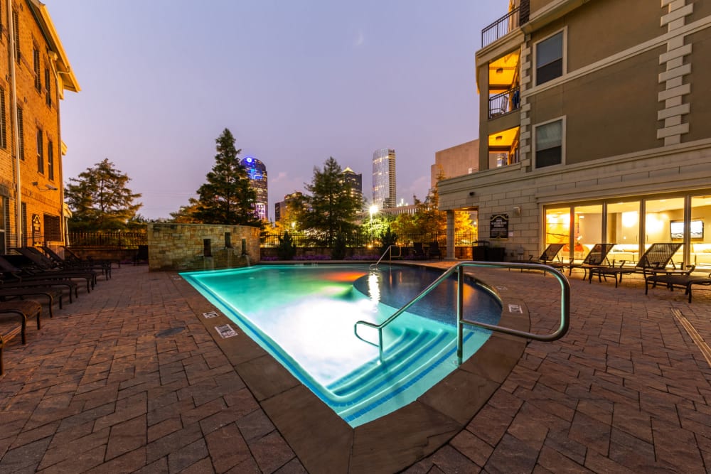 Resort-style swimming pool at The Marquis of State Thomas in Dallas, Texas