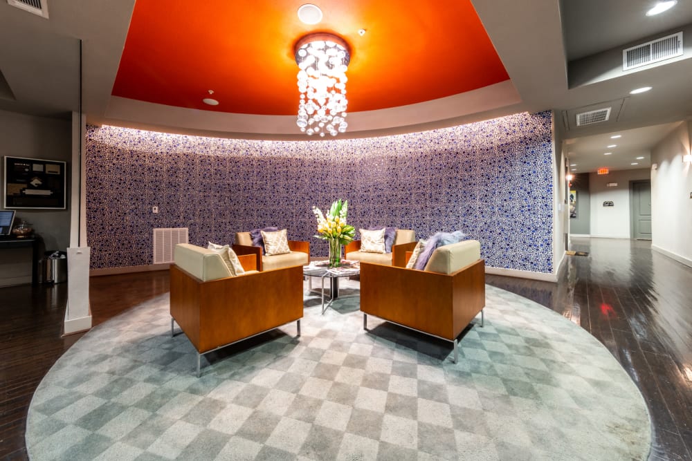 The Marquis of State Thomas's clubhouse lounge in Dallas, Texas