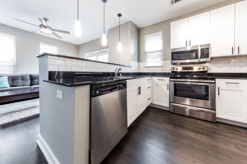 Spacious kitchen at The Marquis of State Thomas in Dallas, Texas