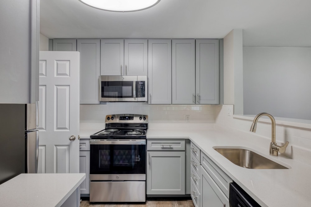 Upgraded Kitchen at Abbotts Run Apartments in Alexandria, Virginia