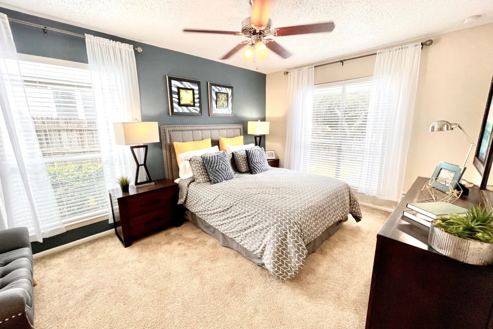 Spacious bedroom at The Abbey at Medical Center | Apartments in San Antonio, Texas