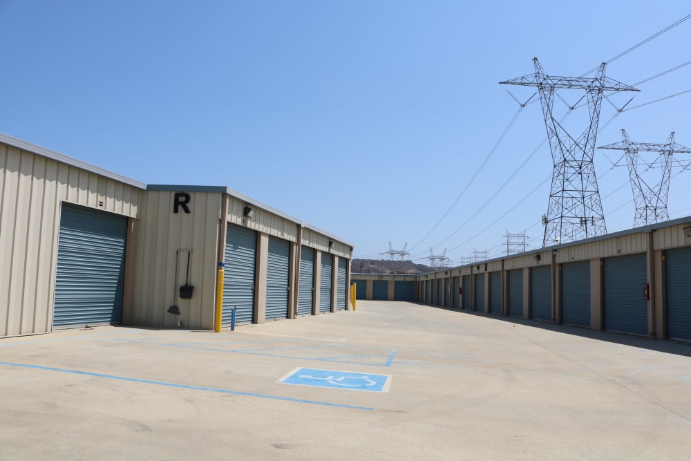 Self Storage Santa Clarita, CA Golden State Storage Oak Avenue