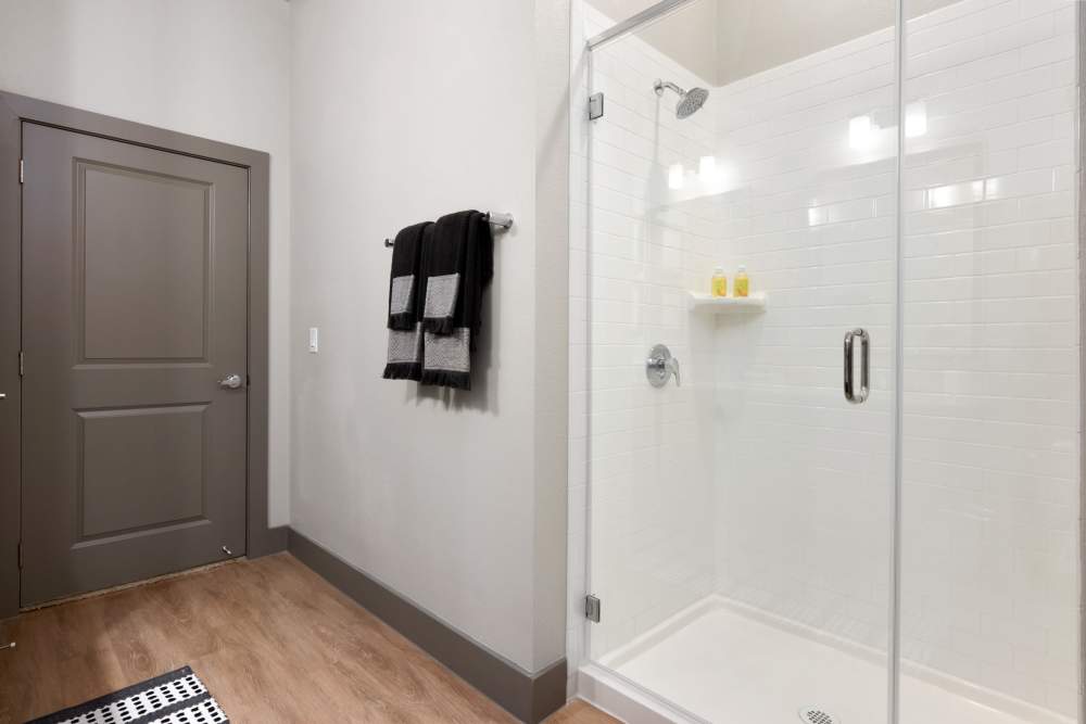 Spacious walk-in showers at The Abbey at Northpoint in Spring, Texas