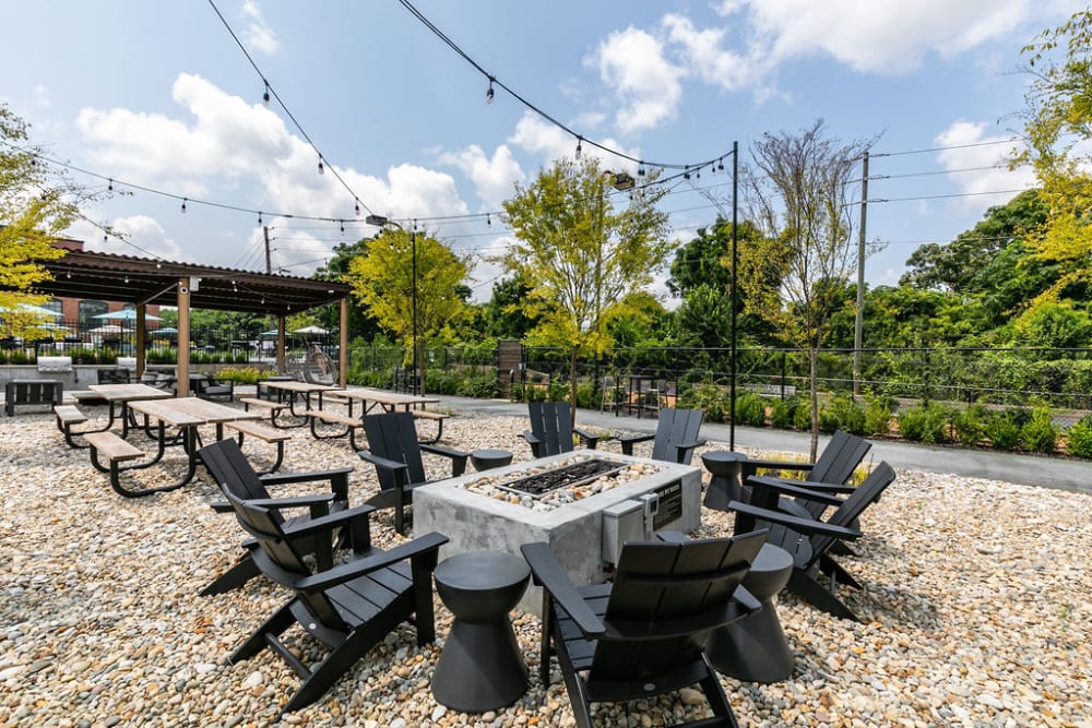 Outdoor picnic area at Lofts at Riverwalk in Columbus, Georgia