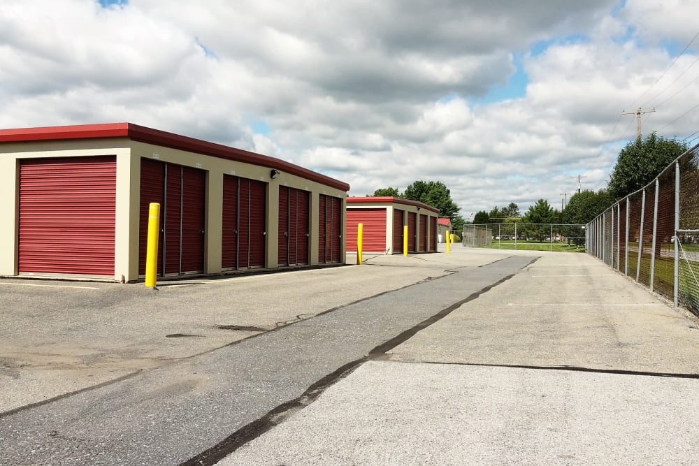 Wide driveways at Storage World in Robesonia, Pennsylvania