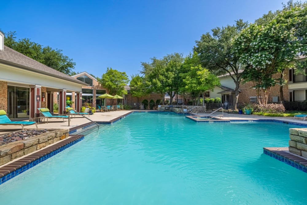 Sparkling swimming pool at Brooks on Preston in Plano, Texas