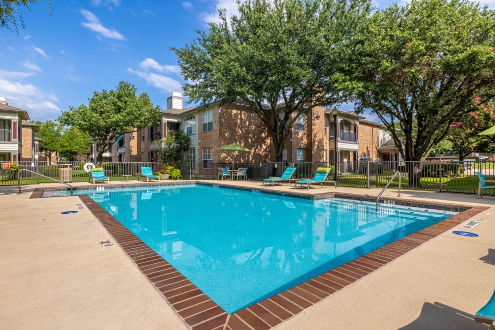 Swimming pool a Brooks on Preston in Plano, Texas