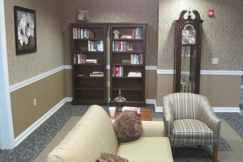 Library at Windsor Estates Assisted Living in New Middletown, Ohio