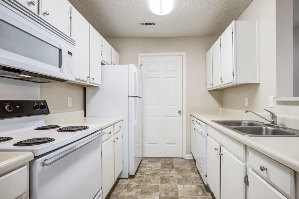 Beautiful Kitchen at Huntington Place Apartments in Columbia, SC