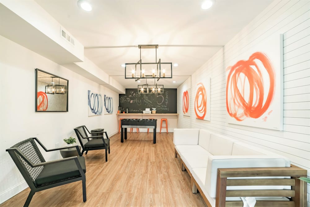Lounge area in the clubhouse at Eagle Rock Apartments at Towson in Towson, Maryland