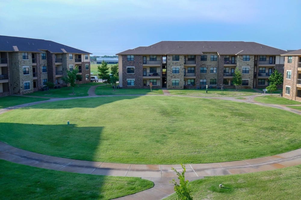 Spacious lawn and apartment complex at Anatole on MacArthur in Oklahoma City, Oklahoma