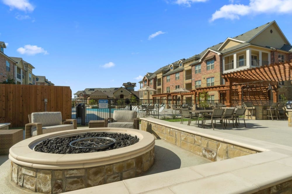 Outdoor community firepit at Auberge of Burleson in Burleson, Texas