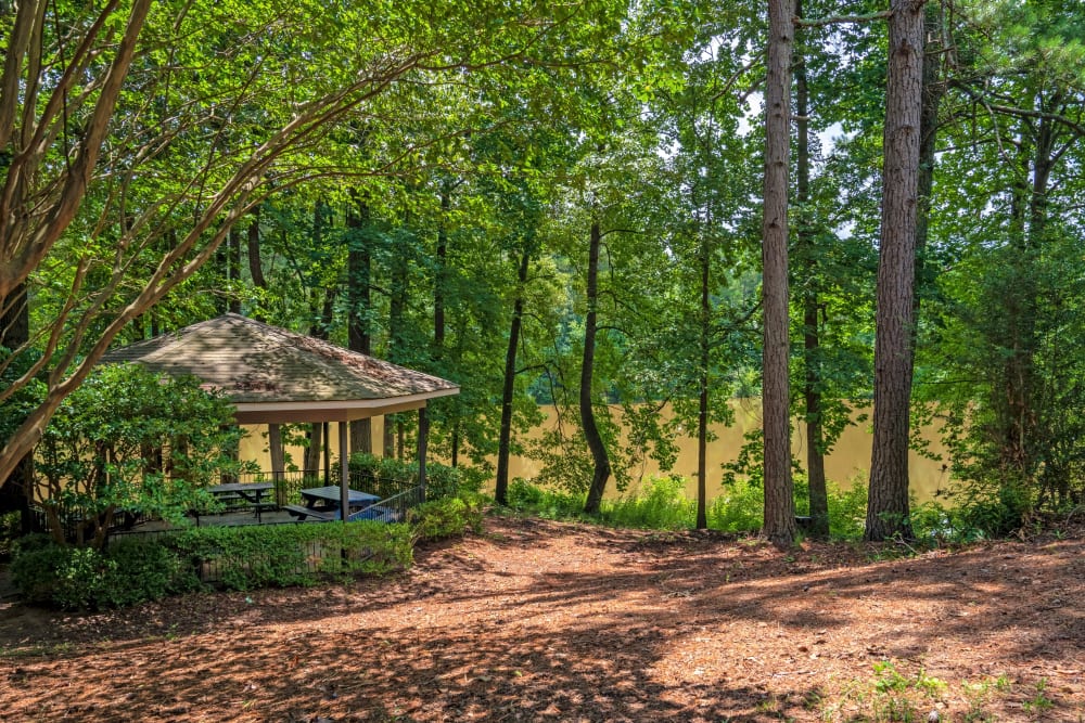 Lakeside gazebo to enjoy at Lake Crossing apartment homes in Austell, Georgia