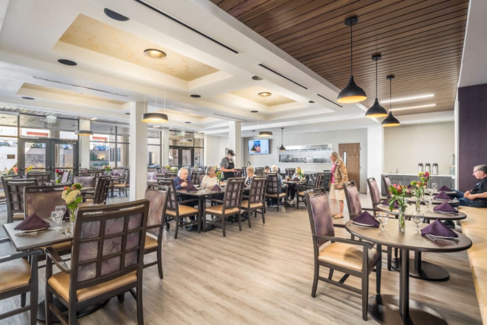Ample seating in the dining area at Amaran Senior Living in Albuquerque, New Mexico