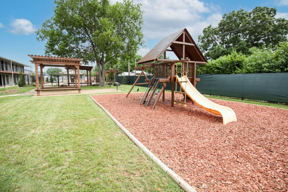 Playground and outdoor grilling pavilion at Vista Verde in Mesquite, Texas