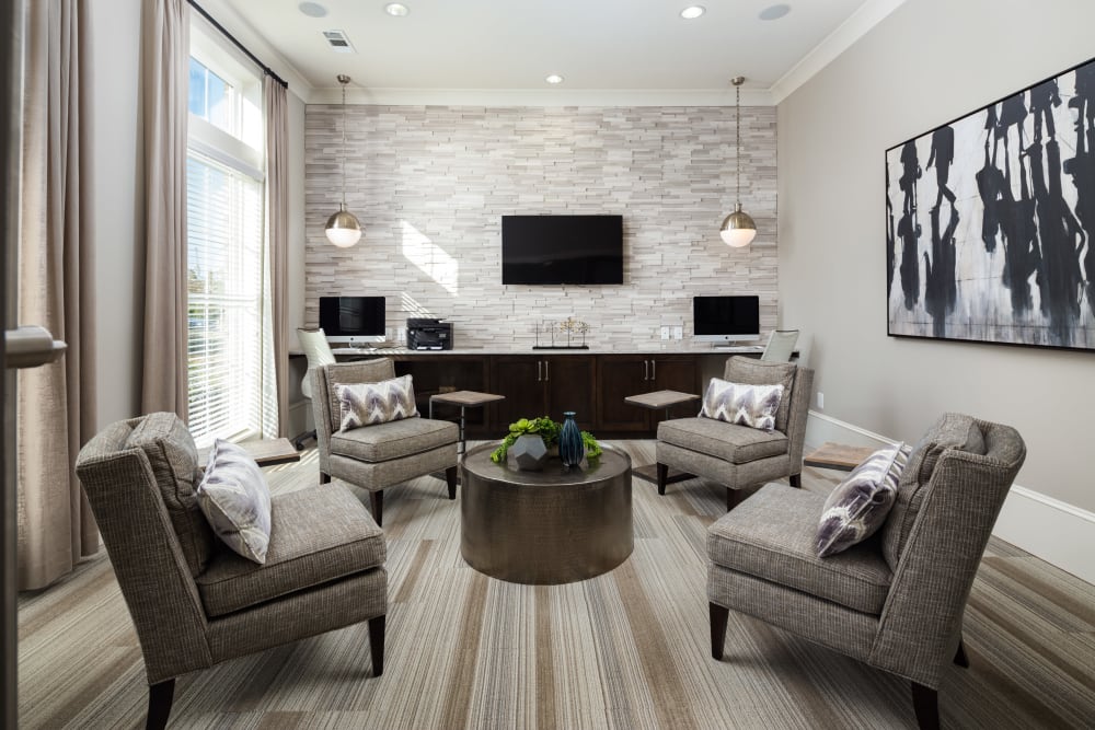 Cyber cafe with iMacs at Haywood Reserve Apartment Homes in Greenville, South Carolina