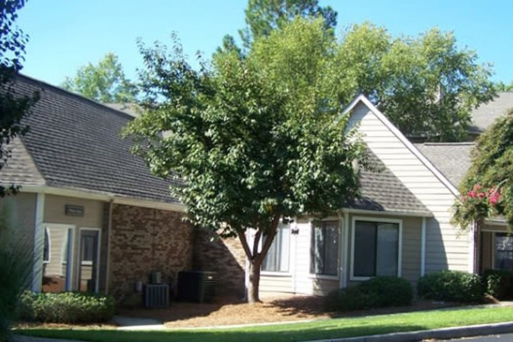 Exterior of the office and clubhouse at Gable Hill Apartment Homes in Columbia, South Carolina