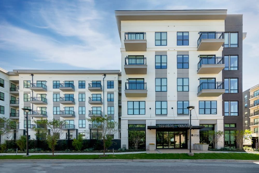 Street view of Vidorra McKinney Avenue in Dallas, Texas