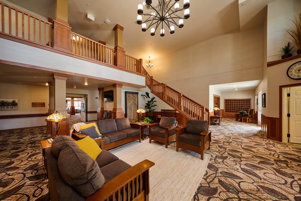 1st floor lounge with lots of seating at Amira Choice Forest Lake in Forest Lake, Minnesota
