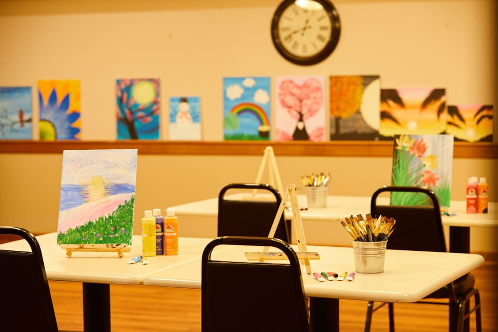 Art studio at Amira Choice Forest Lake in Forest Lake, Minnesota