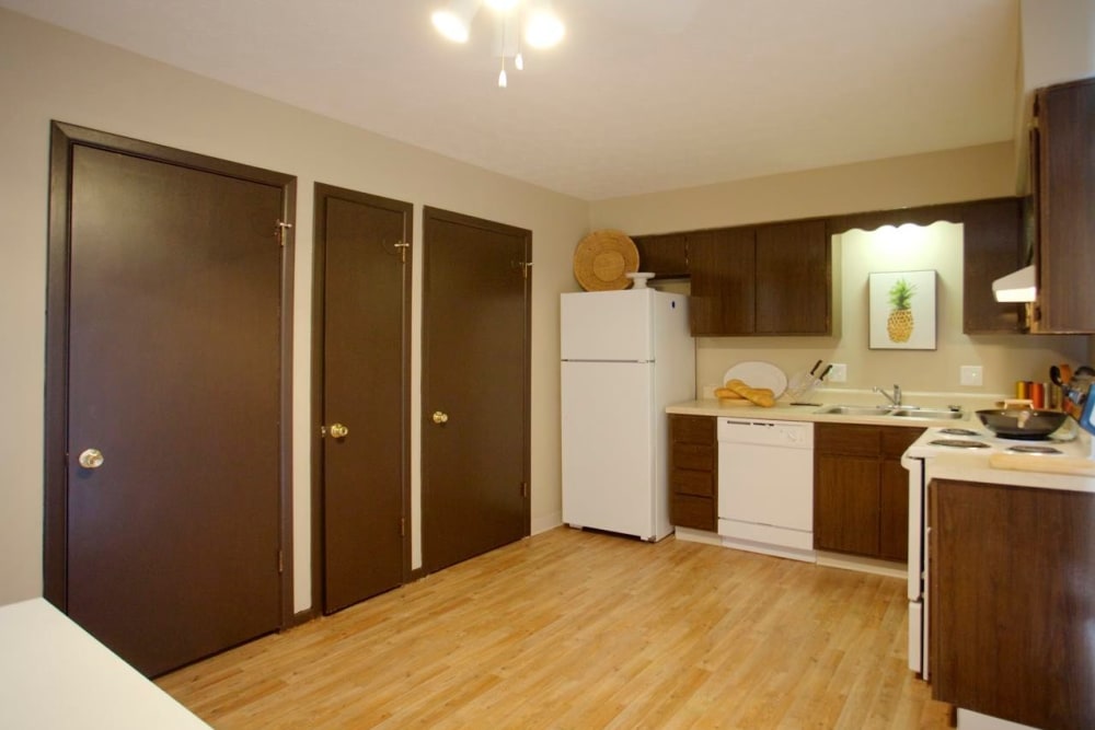 Fully equipped kitchen with plenty of storage space at Riverdale Plaza in Columbus, Ohio