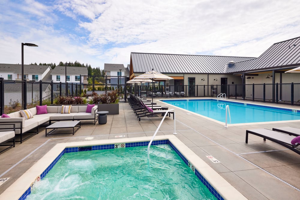 Outdoor pool and spa Ambrose in Bremerton, Washington