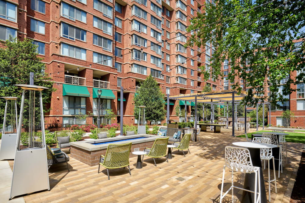 Courtyard at Meridian at Courthouse Commons