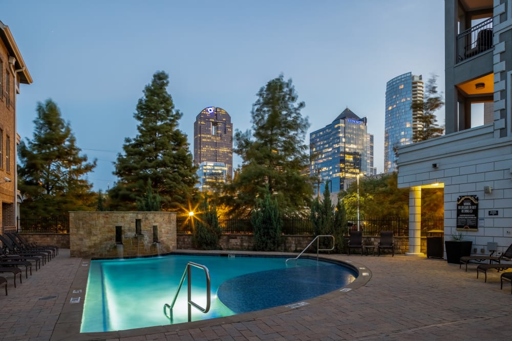 Resort-style swimming pool at The Marquis of State Thomas in Dallas, Texas