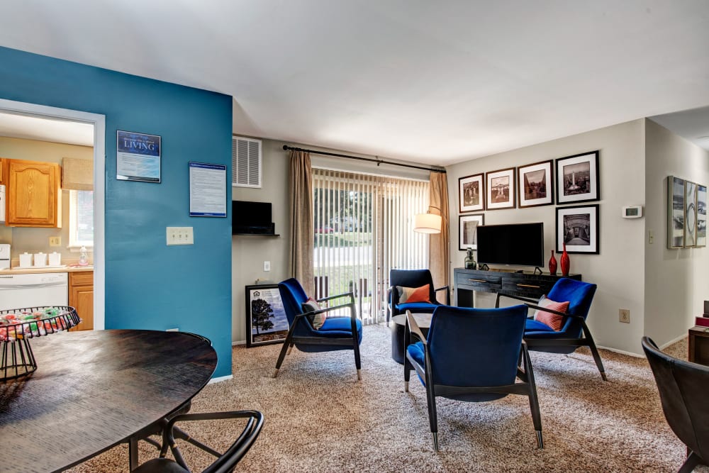 Living room layout at Heritage Woods in Bel Air, Maryland