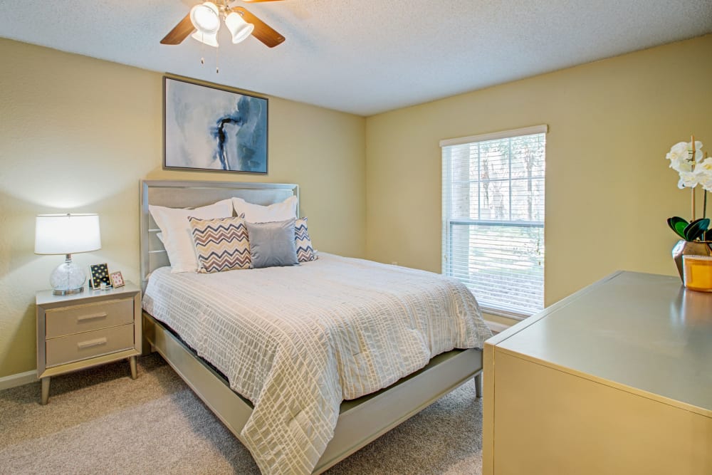 Model bedroom at Signal Pointe Apartment Homes in Winter Park, Florida