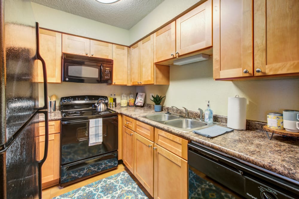 Large apartment kitchen at Signal Pointe Apartment Homes in Winter Park, Florida