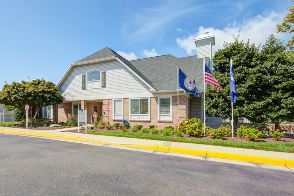 Photos of Sussex at Kingstowne Apartments in Alexandria, VA
