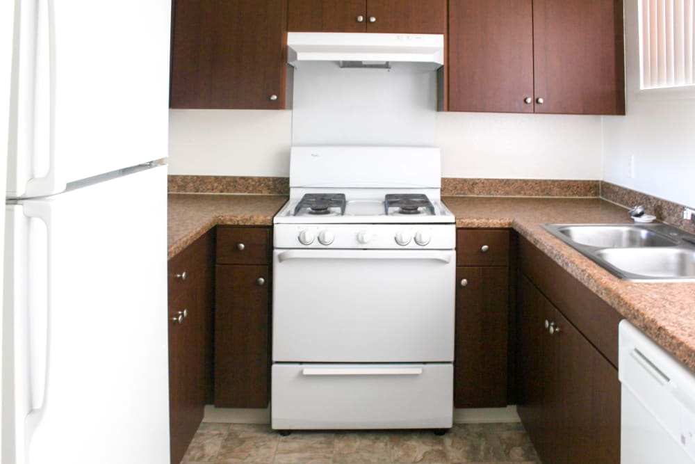 a fully equipped kitchen at Lofgren Terrace in Chula Vista, California