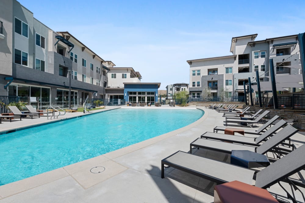 Resort-style swimming pool at Array Vista Canyon in Santa Clarita, California