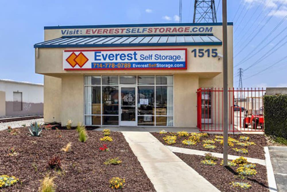 Exterior of Everest Self Storage - Anaheim in Anaheim, California