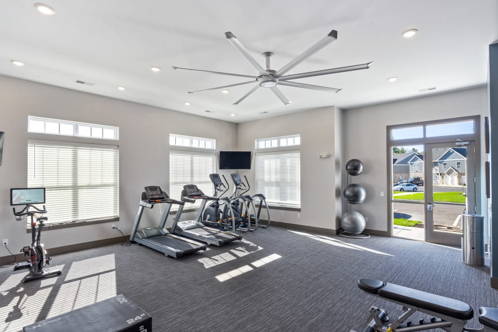 Apartments with a gym at Alexander Pointe Apartments in Maineville, Ohio
