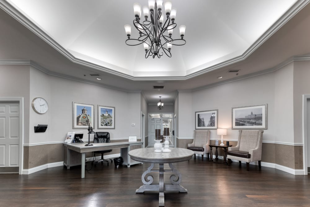 Hallway intersection at Addington Place of Shoal Creek in Kansas City, Missouri