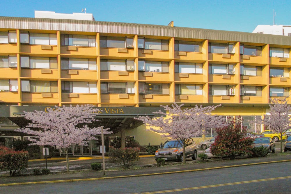 Exterior view of our senior living community on a gorgeous day at Cascade Park Vista Assisted Living in Tacoma, Washington
